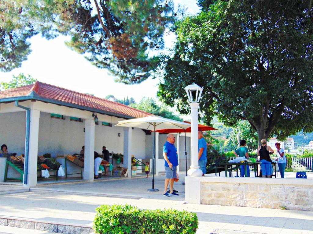 Apartment Luna Postira Εξωτερικό φωτογραφία