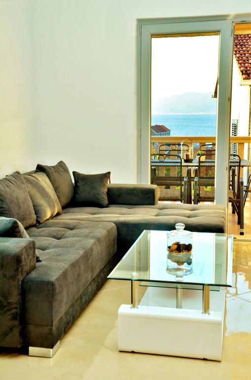 Apartment Luna Postira Εξωτερικό φωτογραφία