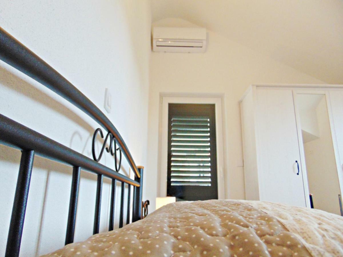 Apartment Luna Postira Εξωτερικό φωτογραφία